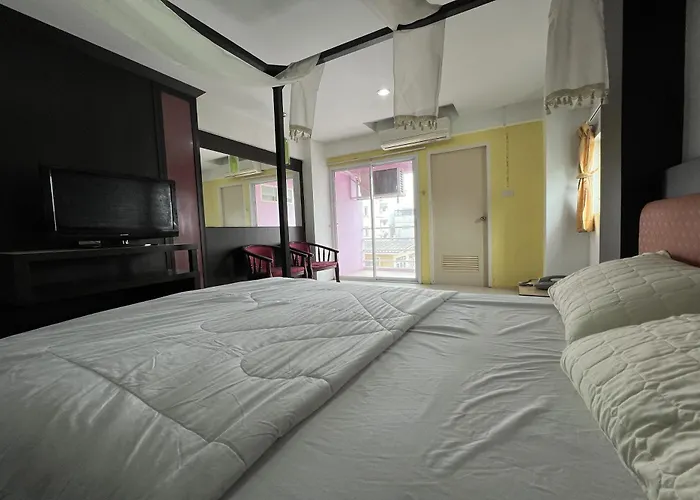 Phongsathon Mansion *